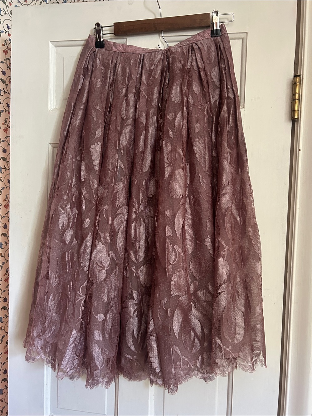 NWT Vintage Saks Fifth Avenue Mauve Floral Lace Midi Skirt, waist size 27in